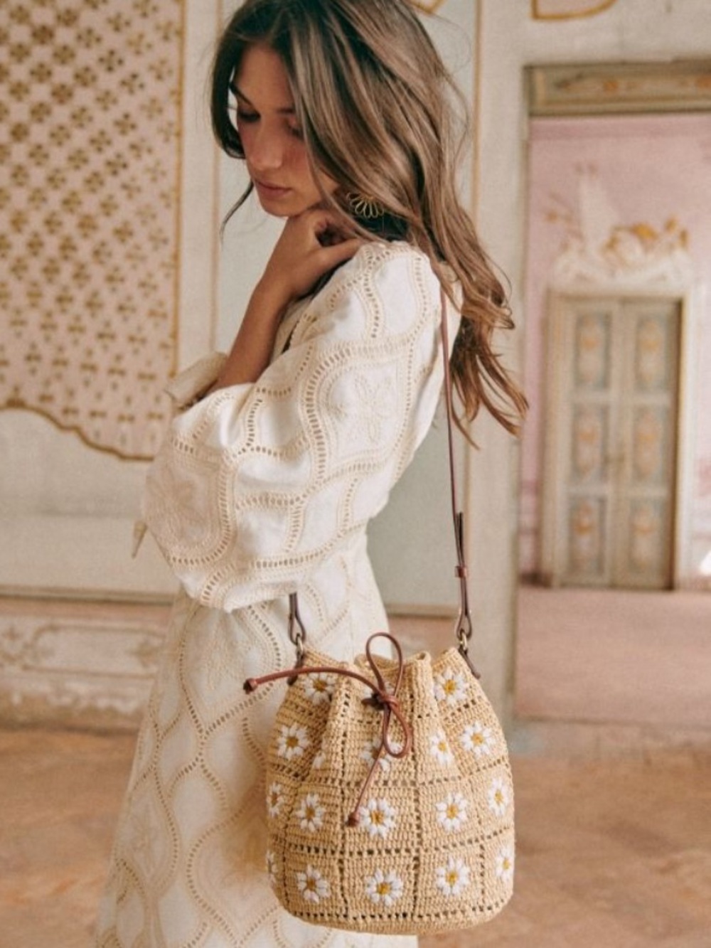 SEZANE Daisy Embroidered Raffia Farrow Bag. ⚜️ - Picture 14 of 15